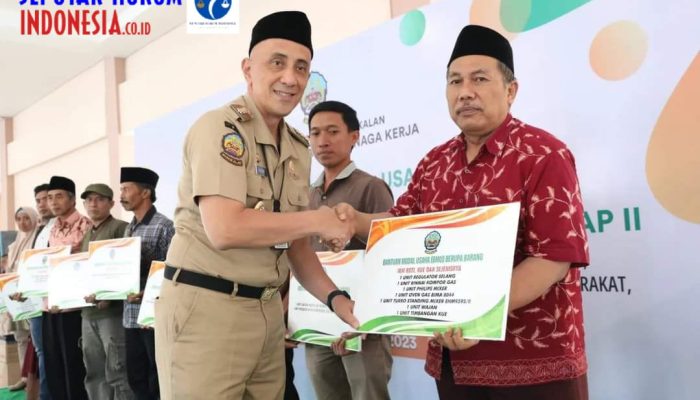 Pj Bupati Bangkalan salurkan BMU untuk 503 Pelaku Industri