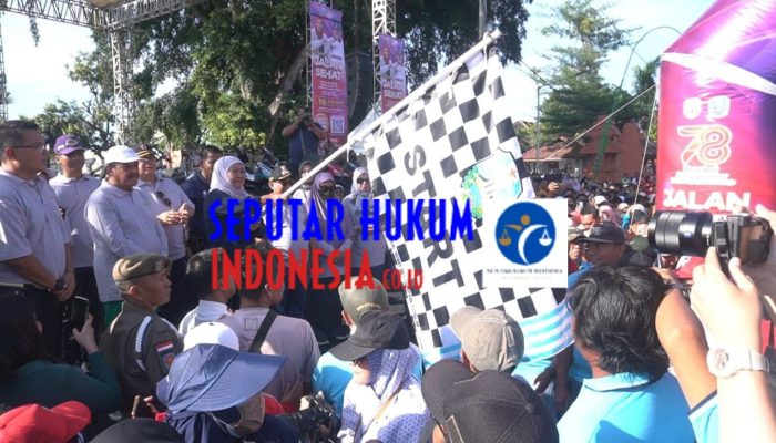 Gubernur Khofifah Jalan Sehat Bareng Warga Situbondo