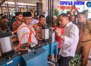 Pemkot Surabaya – Baznas Beri Bantuan 5 Paket Peralatan Untuk Pengrajin Sepatu Tambak Osowilangun