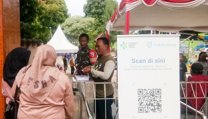 Babinsa Koramil Dander Bojonegoro bantu Pengamanan Obyek Wisata