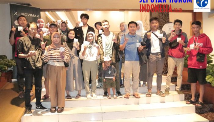 Nyoblos itu Mbois, Milenial Nonton Gratis Pasca Gunakan Hak Pilih di Kota Malang