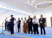 Momen Presiden Jokowi Salat di Masjid Presiden Joko Widodo Abu Dhabi