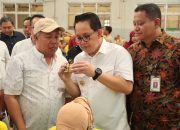 Pemprov Jatim Salurkan BLT Bagi Buruh Pabrik Rokok di Bojonegoro