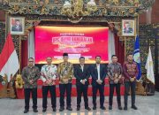 DANLANAL BATUPORON BATUPORON BERSAMA FORKOPIMDA MENGHADIRI PELANTIKAN BPC HIPMI DI PENDOPO AGUNG BANGKALAN