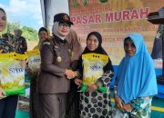 Hari Bhakti Adhyaksa ke 64 dan HUT IAD ke XXIV, Kejari Sampang Gelar Pasar Sembako Murah