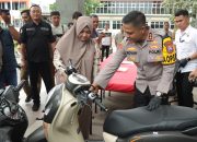 Senyum Seorang Ibu Rumah Tangga di Gresik Saat Polisi Temukan Motor dan Kembalikan Kurang dari 24 Jam
