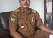 Pemkab Gresik Belum Tanggapi, Kades Mojosarirejo Perbaiki Jalan dengan Dana Pribadi