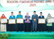Siapkan SDM Berkualitas dan Berintegritas, Gubernur Khofifah Luncurkan 1.193 Beasiswa bagi Santri Unggul Jatim