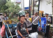 Hari Pertama Operasi Patuh Semeru 2025 Polres Trenggalek Bagi – bagi Helm Gratis